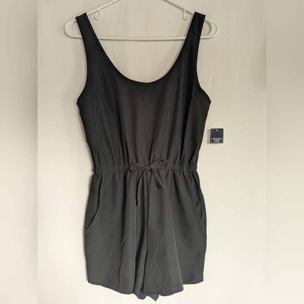 Ambercombrie XS Petite Black Sleeveless Romper Lightweight Summel Light